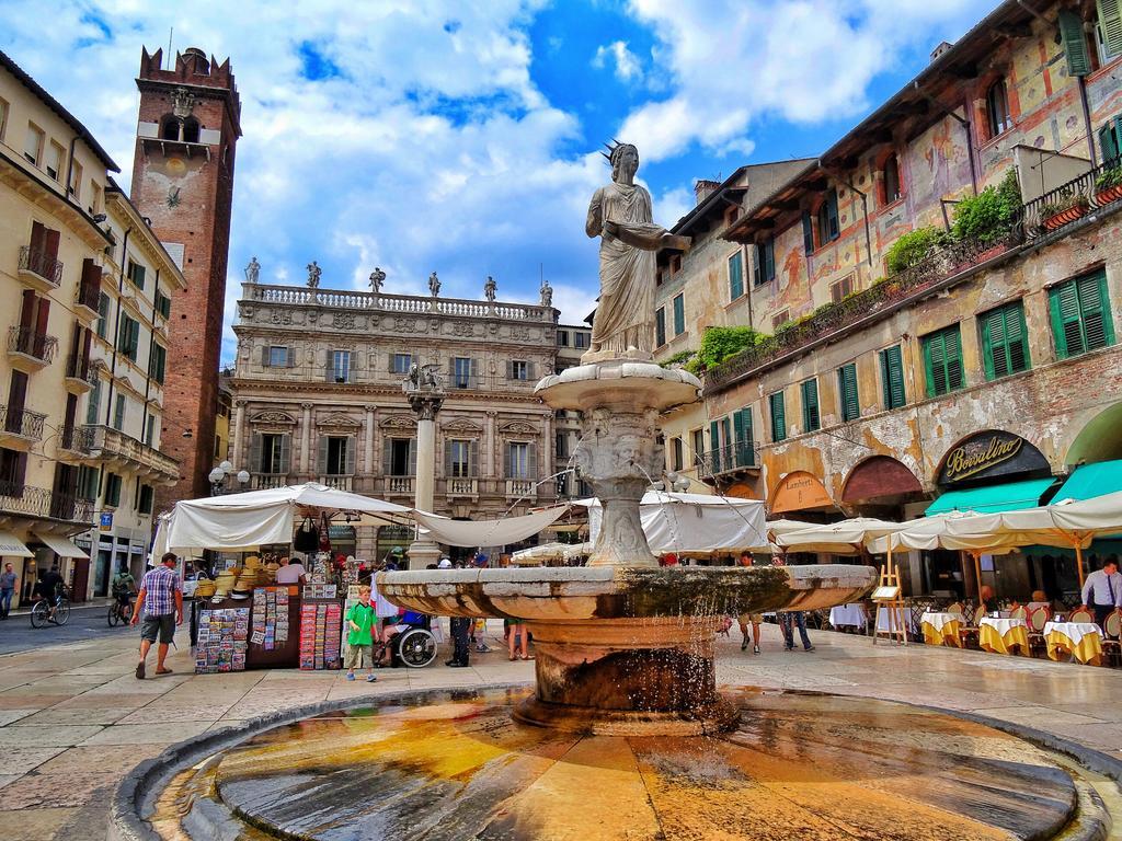 Corte Merighi Charming Rooms Verona Exteriör bild