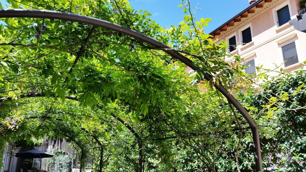 Corte Merighi Charming Rooms Verona Exteriör bild